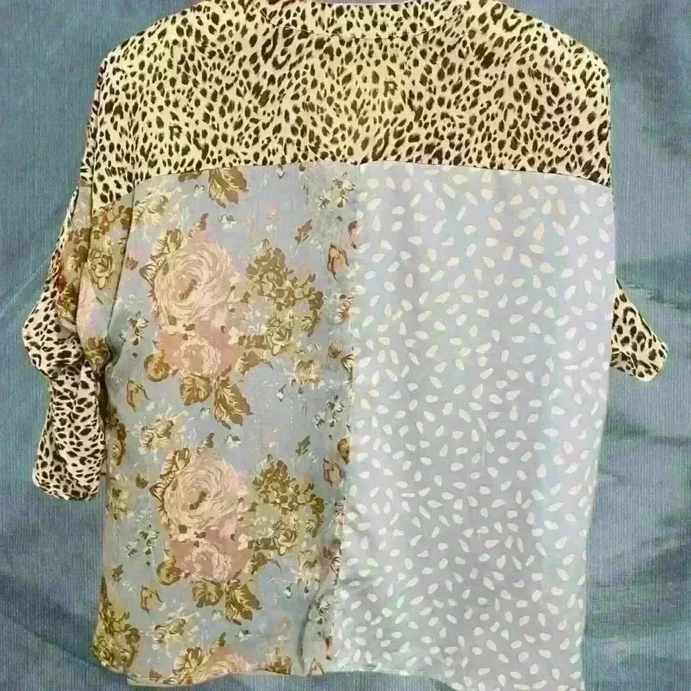 Umgee Split Ruffle Sleeve Top - Picture 2 of 8